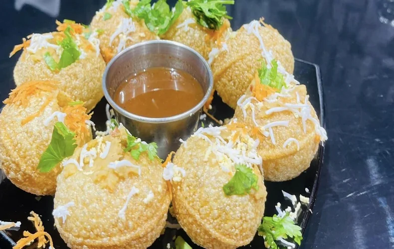 Le Darshana Restaurant deals in Halal Meat.